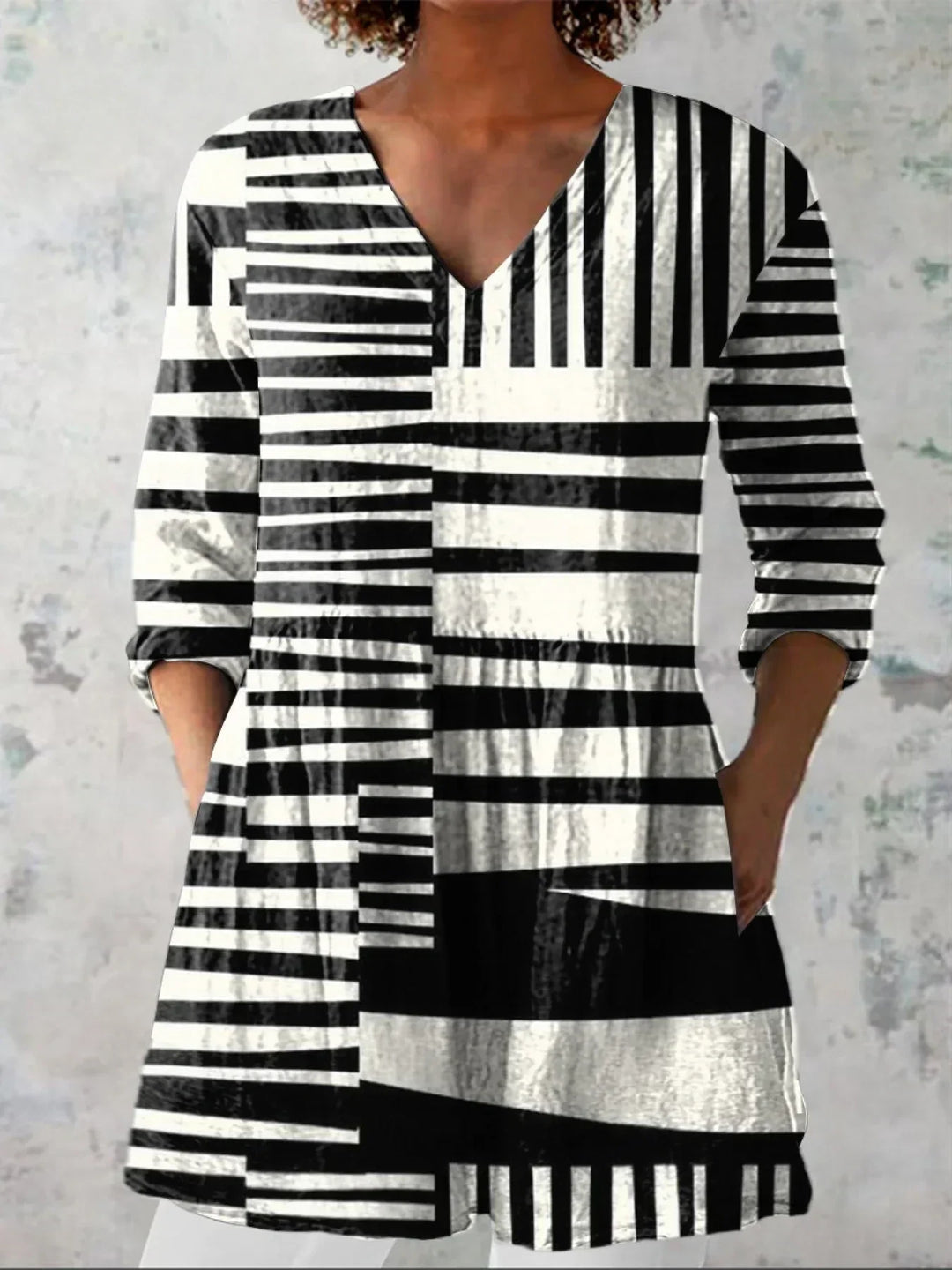 Chemise décontractée en lin pour femme à col en V, imprimée, motif abstrait à rayures